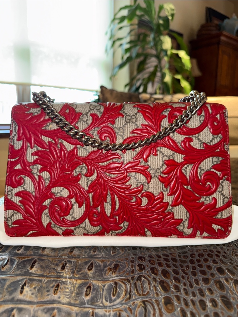 Gucci Supreme Canvas & Red
Arabesque Small Dionysus Shoulder Bag - Picture 3 of 14
